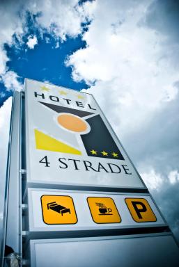 Hotel 4 Strade - Housity