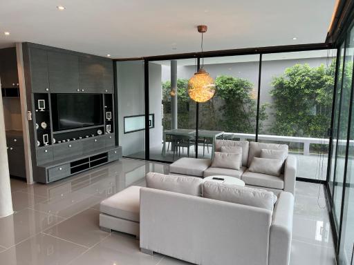 3 Bedroom Bang Tao Villa with pool - Housity