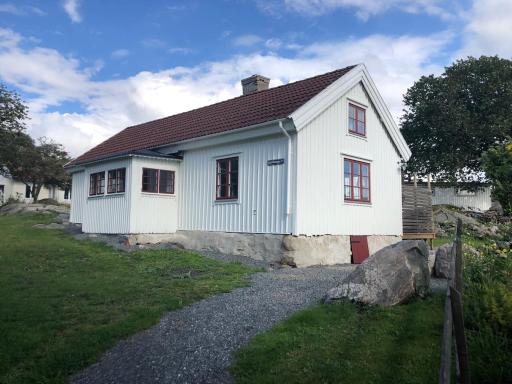 Idyllic and charming summer house on Styrso - Housity