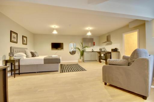 Orange Grove Hotel & Gardens - Housity