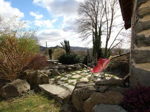 Gîte Saint-Julien-Chapteuil, 3 pièces, 4 personnes - FR-1-582-109 - Housity
