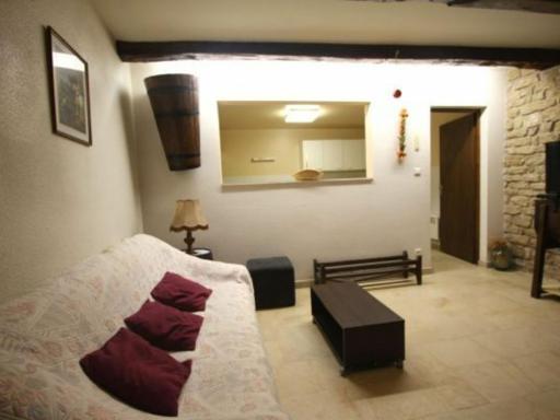 Gîte chaleureux à Beaufremont, grand terrain, jeux pour enfants, proche Vittel et Contrexéville. - FR-1-589-21 - Housity