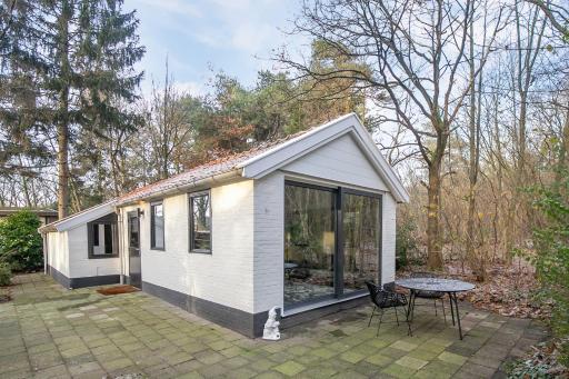 Ontspannen overnachten in bosrijke omgeving - Housity