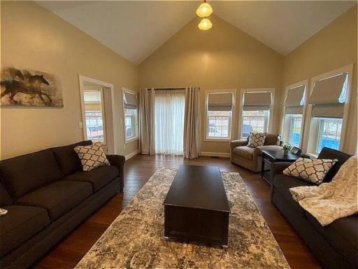 9 Bedroom Saratoga Home with Heated Pool, HotTub By Skiing, Track, Beach, Lake, SPAC, Golf, Town, And Lake George! - Housity