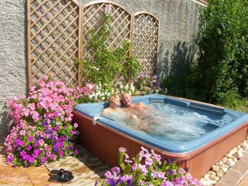 One bedroom appartement with shared pool jacuzzi and furnished terrace at Perugia - Housity
