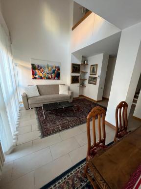 LegnHouse - 3 camere e giardino vicini a Milano, Fiera e IULM - Housity