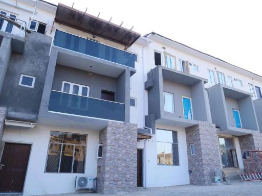 Luxury 4-Bed House in Abuja - Housity