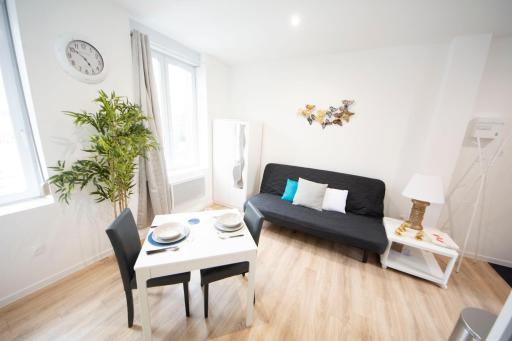 IVOIRIA !!! SUBLIME Studio HOME STAGING AU CENTRE VILLE !!! - Housity