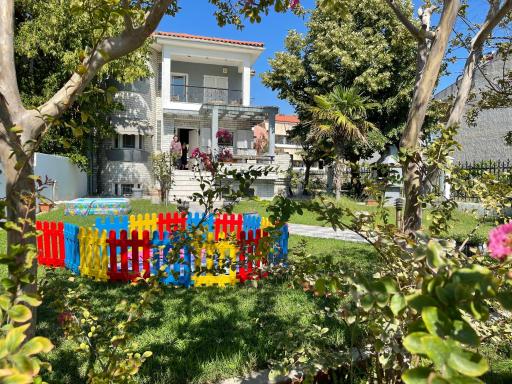 Nikiti Palataki - Housity