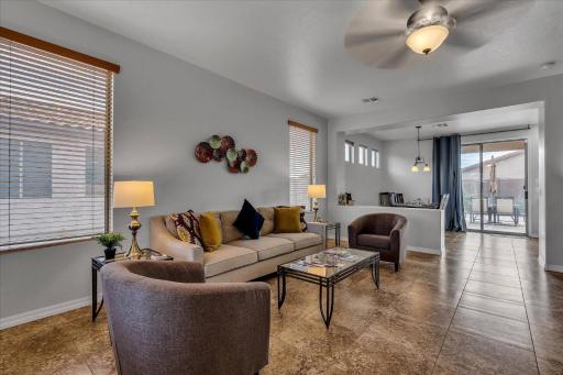 Cozy on Jerome - Housity