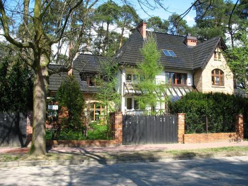 Pokój w domu z ogrodem w Milanówku - Housity