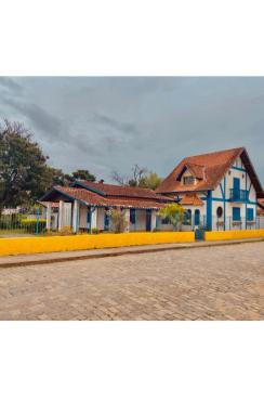 Passa Quatro- CASA INTEIRA RUSTICA para até 9 pessoas - Housity