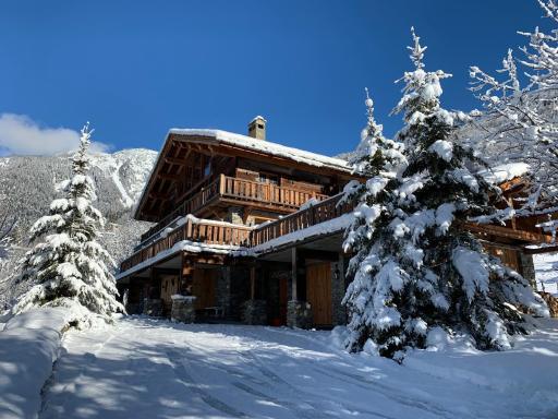 Chalet Ruitor, chalet 500 m2 luxueux de caractère - Housity