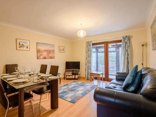 Colborne - Self catering holiday home close to Poole Quay - Housity
