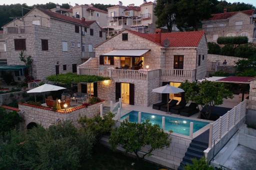 Villa Beach House Sumartin with Heated Pool - Housity