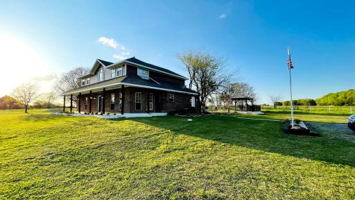 Family-Friendly Farmhouse McKinney TX - Housity