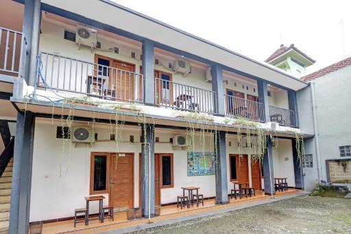 Hotel Wisma CK - Housity