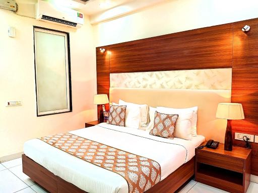 Hotel When In Gurgaon - Opposite to Artemis Hospital - Housity