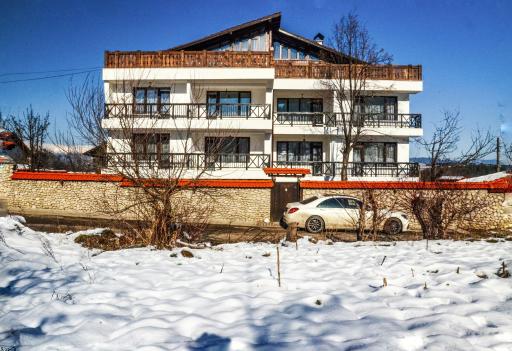 Family hotel Andreev - Housity