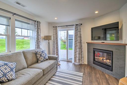 Updated Port Orchard Home, Walk to Waterfront - Housity