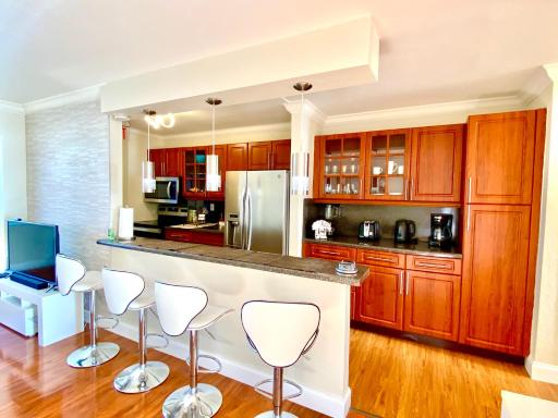 Deluxe waterfront one bedroom apartment with Miami Skyline view, free parking 5 mins drive to Miami Beach - Housity