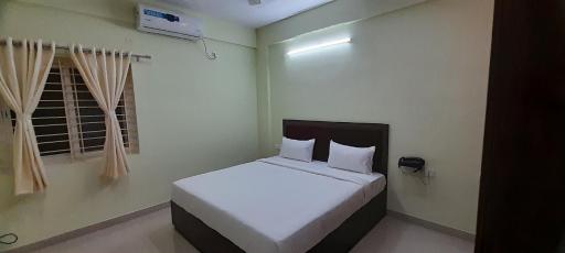 Redkey Inn Airport Bangalore - Housity