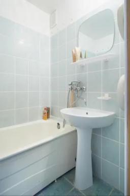 Nice private room in a three room apartment Free parking Feel like at home - Housity