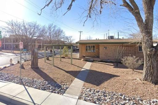 Warm and Welcoming 2BR close to UNM North Campus - Housity
