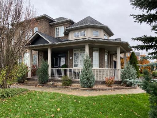 Aurora Executive Upscale Residence Three Bedrooms Three and Half Bathrooms - Housity