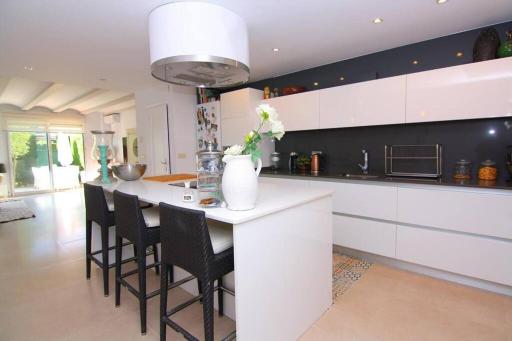 Beach House - Golden Park - Housity