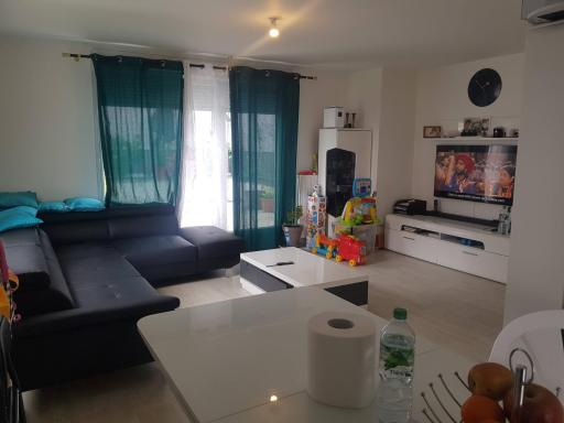 Appartement spacieux et Bien placé avec terrasse. - Housity