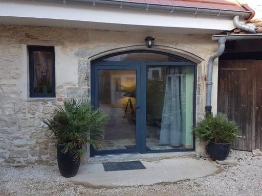Gite du Cours St Mauris Authentique et moderne - Housity