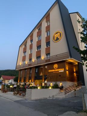 Modern Mountain - Housity