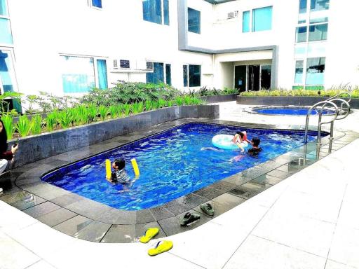 Studio Condo Unit One Madison Megaworld - Housity