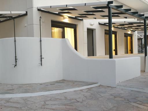 Eantos Studios and Suites - Housity