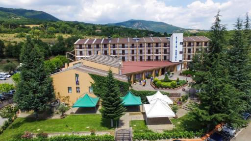 Hotel Kiris - Housity