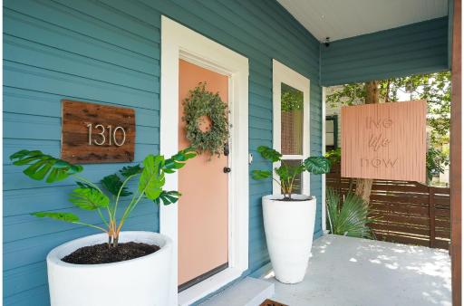 Amazing Fully Fenced Home Only 5 Mins from Downtown - Housity