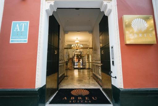 Apartamentos Abreu Suites - Housity