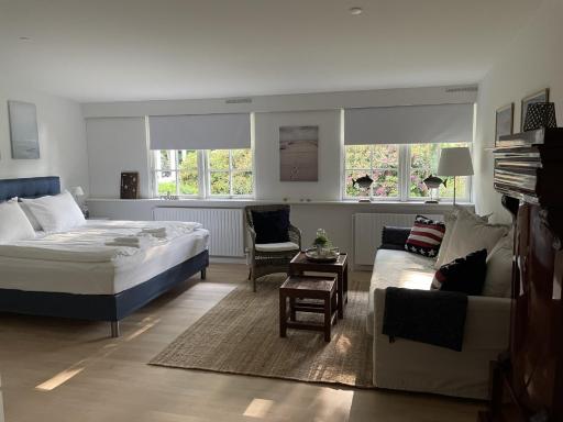 Trouville Bed & Breakfast - Housity