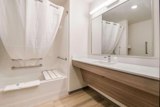 WoodSpring Suites Portland Vancouver - Housity