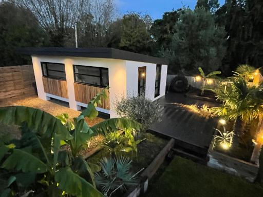 River guest house with jacuzzi fire and boat hire - Housity