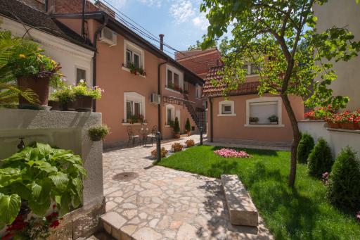 Apartments Jevtic - Housity