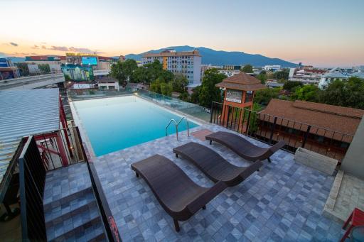 WE Terminal Hotel - Housity