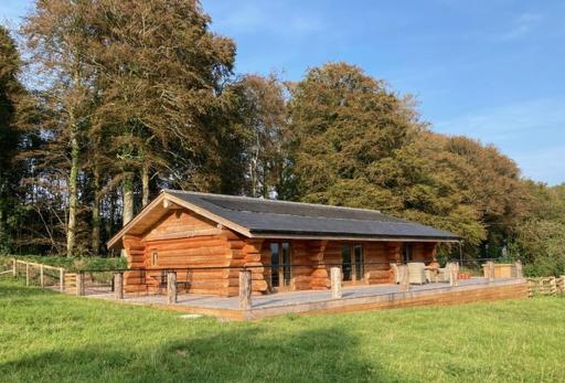 The Log Cabin - Housity