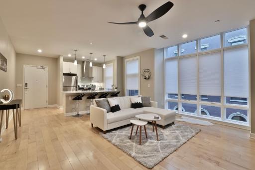 *New* XquisiteMidCenturyM0d~ Condo *OTR* w/Parking - Housity