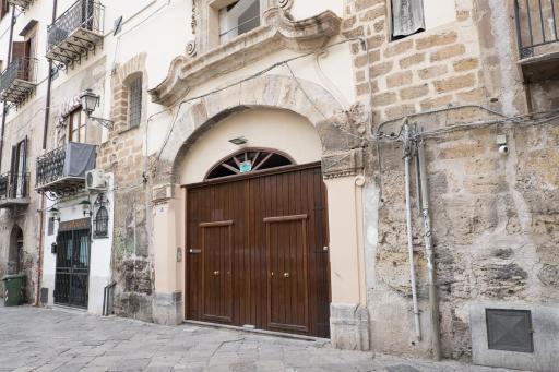 Charming House in the Historic Center of Palermo - Housity