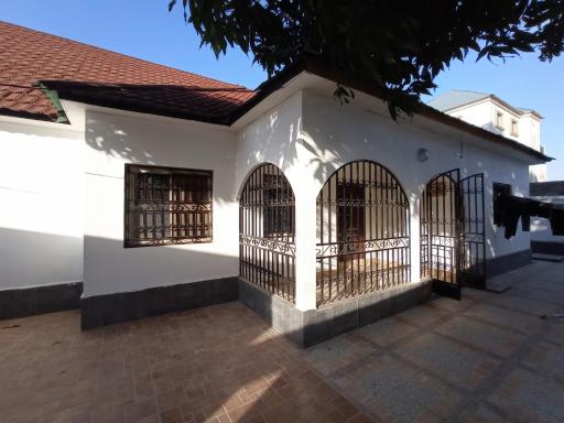 The White House No.1 - Housity