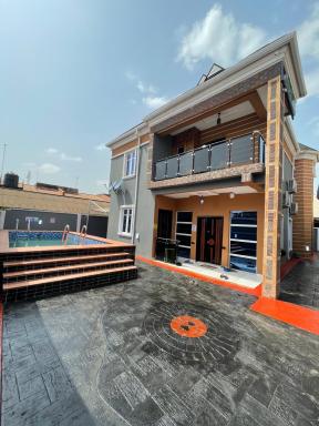 Hinlaw Apartments - Housity