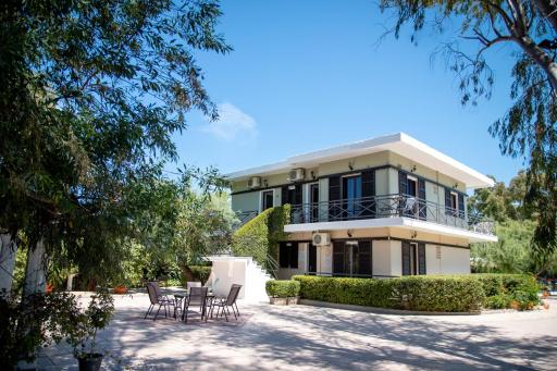 Zervos Apartments Bouka - Housity