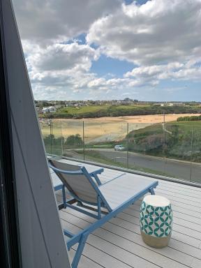 Porth Beach Hotel - Housity